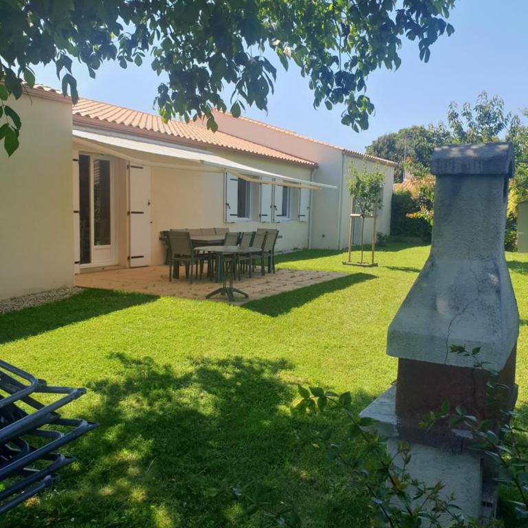 Maison de vacances - Four-Bedroom House - 4
