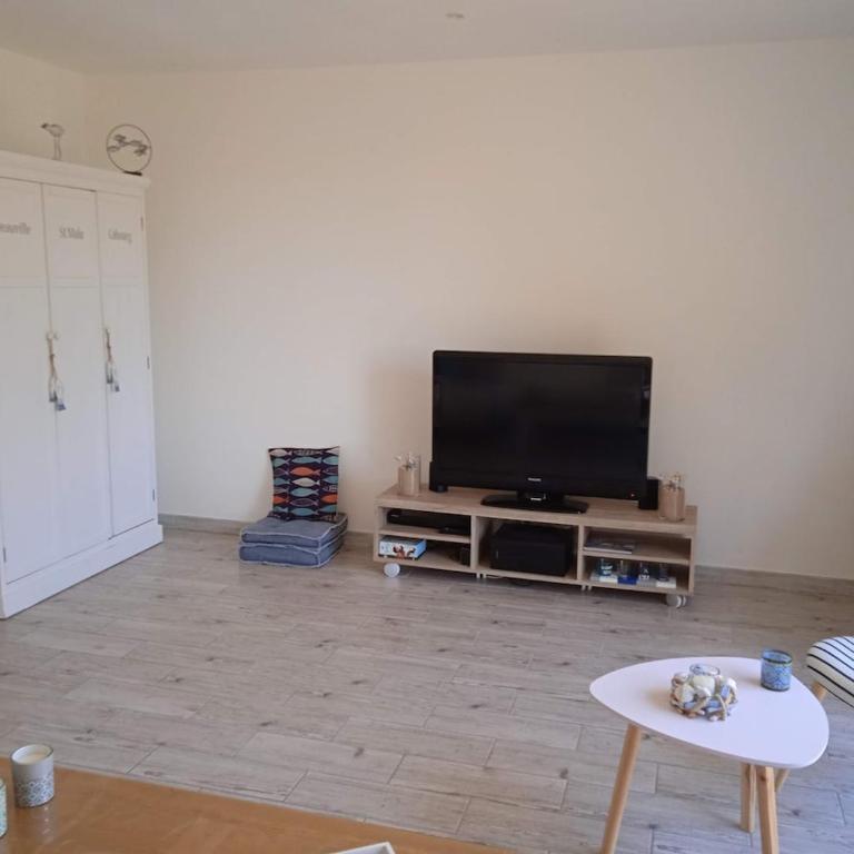 Maison de vacances - Four-Bedroom House - 12