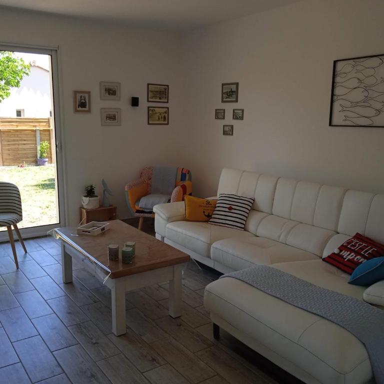 Maison de vacances - Four-Bedroom House - 15