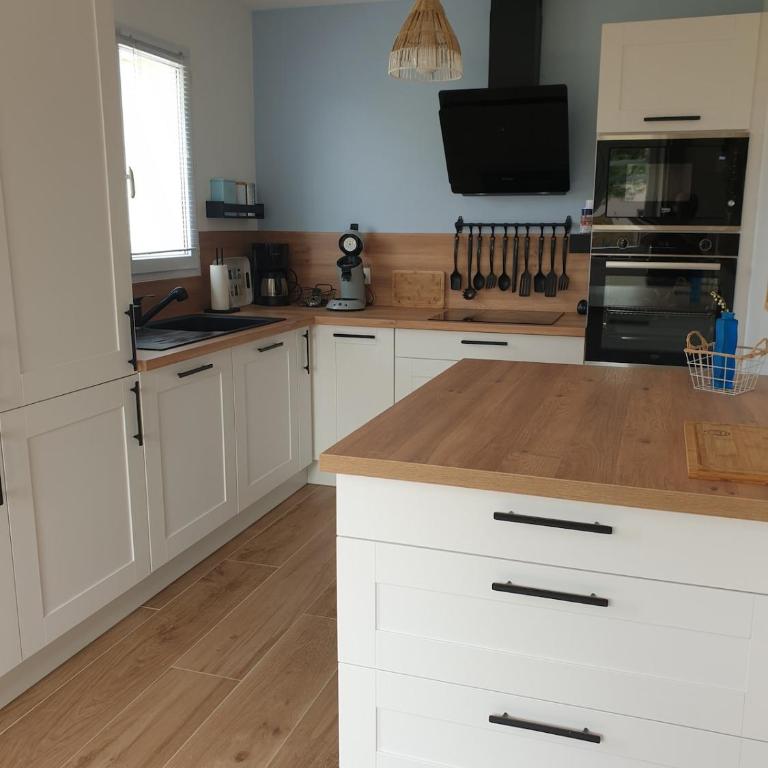 Maison de vacances - Four-Bedroom House - 18