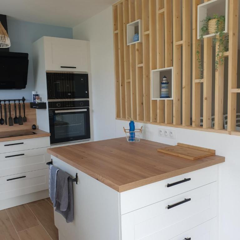 Maison de vacances - Four-Bedroom House - 20