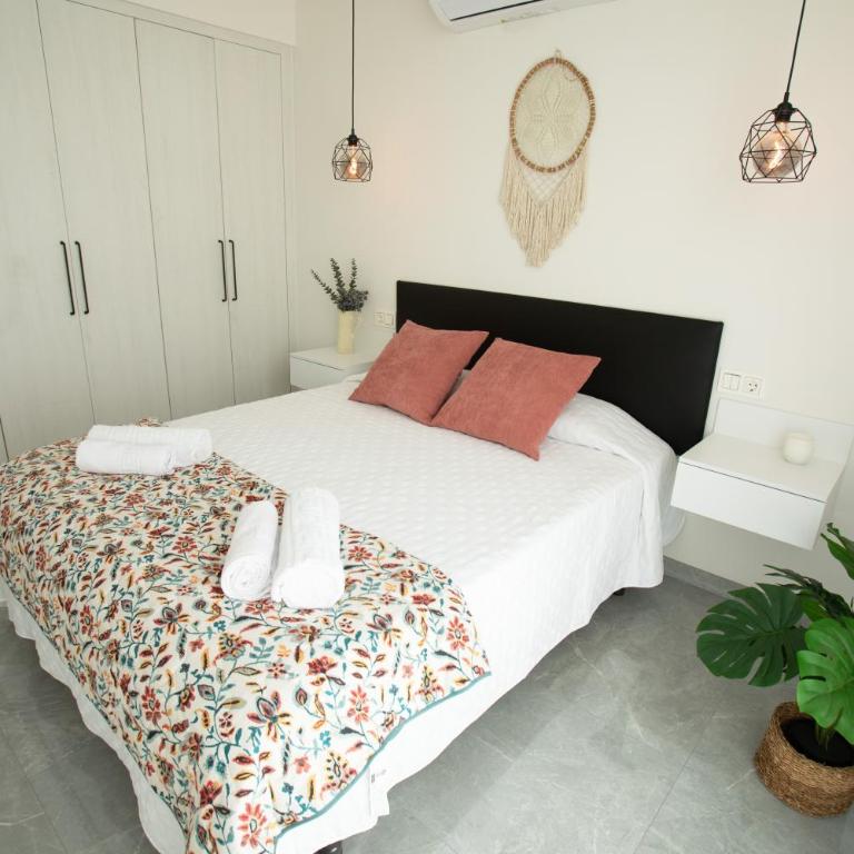 GOZAMENA Villa 168 PRIVATE Heated POOL and JACUZZY - Three-Bedroom Villa - 30