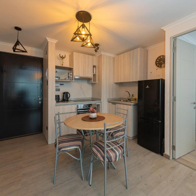 Departamento, Centro Concepción con Estacionamiento - Two-Bedroom Deluxe Apartment with Balcony - 5