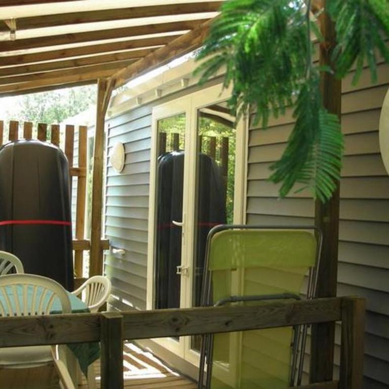 Mobil home avec Terrasse à Bormes-les-Mimosas - API-1-52-485 - Mobile Home - 2