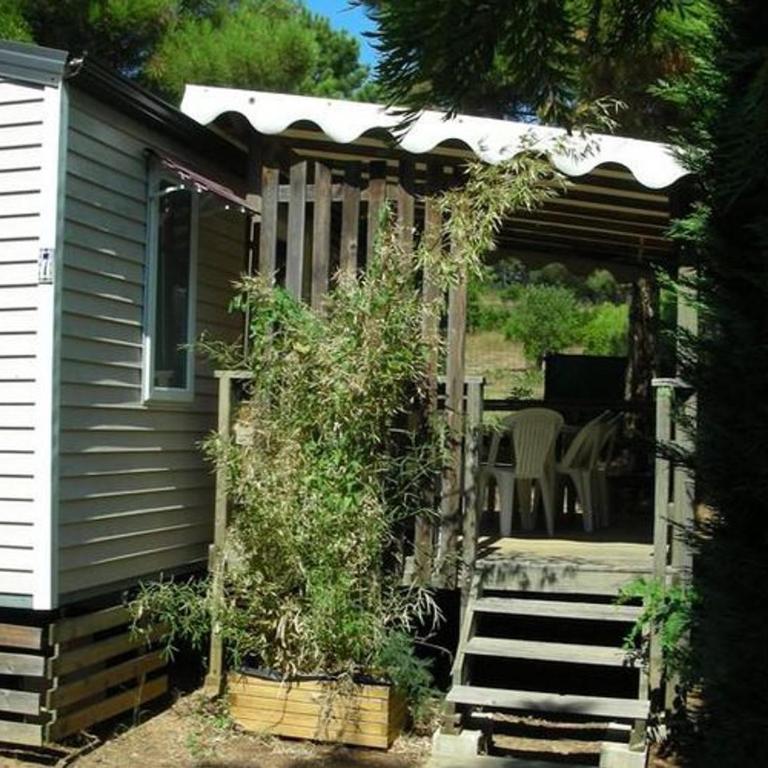 Mobil-home 6 pers avec terrasse à Bormes-les-Mimosas - API-1-52-361 - Mobile Home - 1