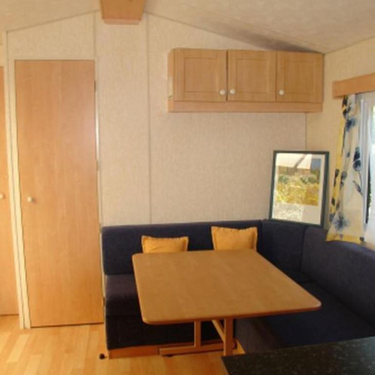 Mobil-home 6 pers avec terrasse à Bormes-les-Mimosas - API-1-52-361 - Mobile Home - 2