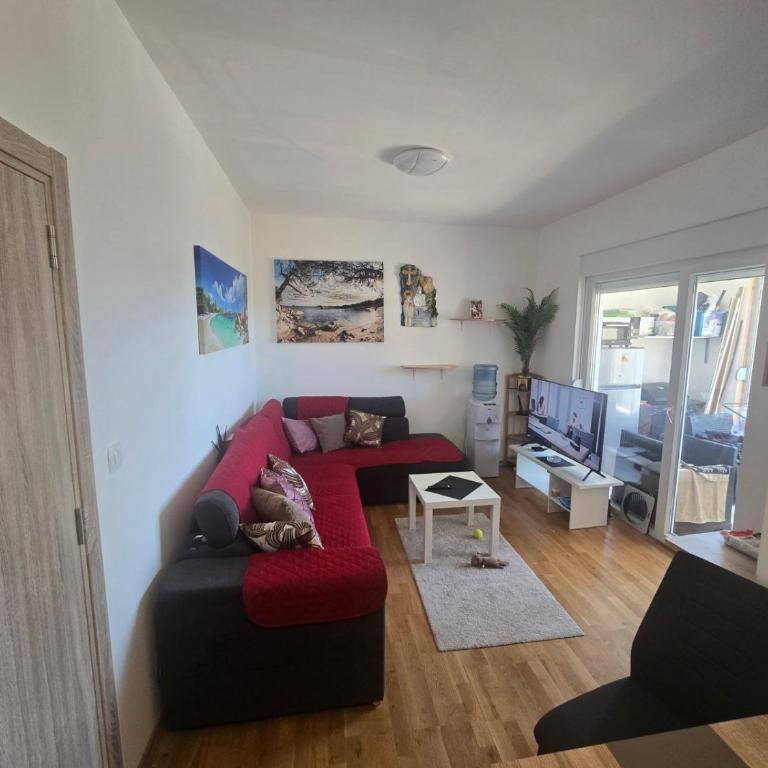 Apartman 44 Bečići - Two-Bedroom Apartment - 1