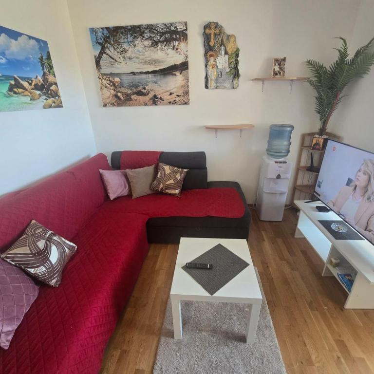 Apartman 44 Bečići - Two-Bedroom Apartment - 10
