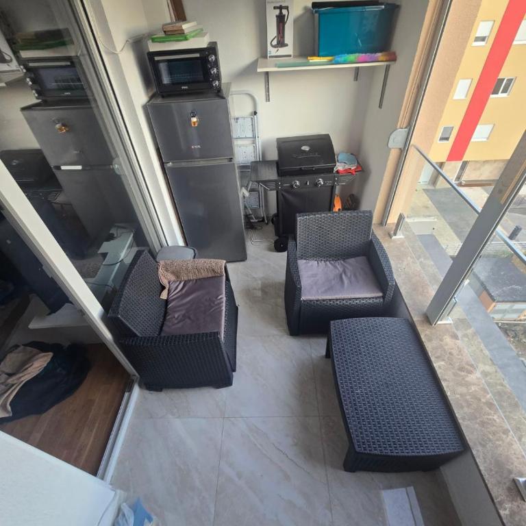 Apartman 44 Bečići - Two-Bedroom Apartment - 16