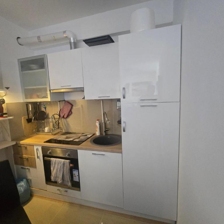 Apartman 44 Bečići - Two-Bedroom Apartment - 20