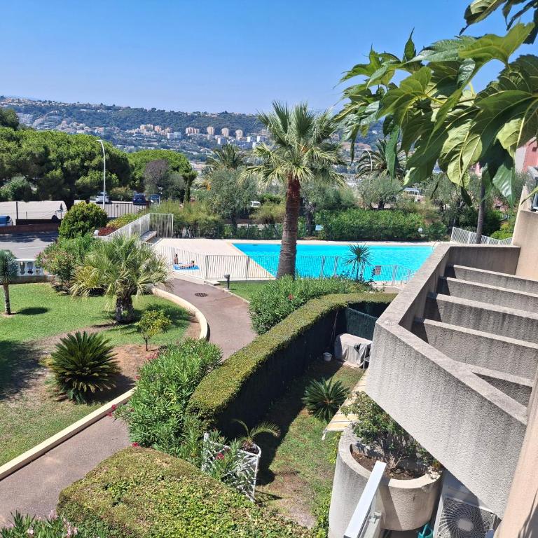 Lovely apartment with private garden and a swimming-pool - Appartement 1 Chambre - 26