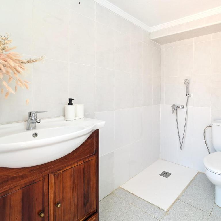Hevres El Capricho - Five-Bedroom House - 26