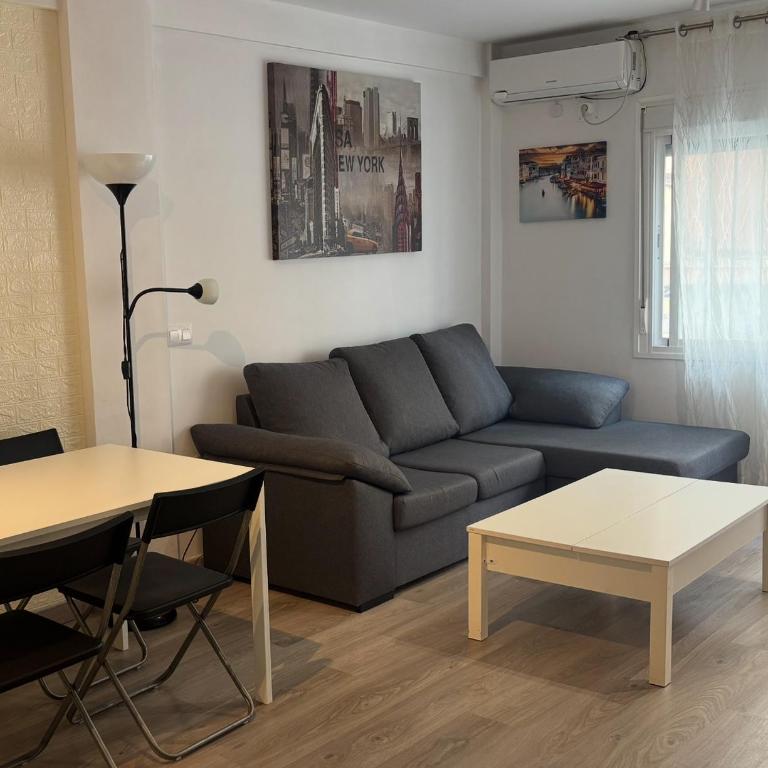 Duplex a 3 minutos de playa de la victoria Cadiz - Apartamento de 3 dormitorios - 1