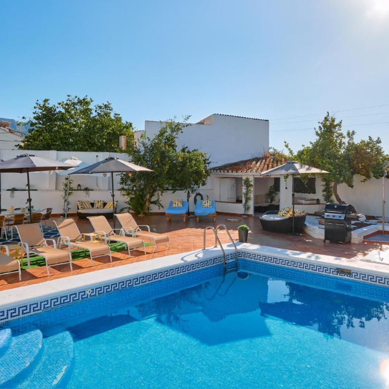 Hevres El Capricho - Five-Bedroom House - 23