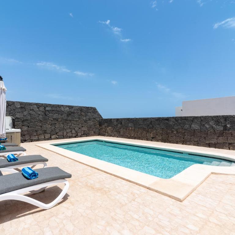 Villa Poppy - Villa with Private Pool - 32