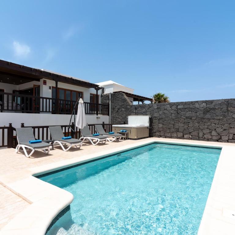 Villa Poppy - Villa with Private Pool - 39