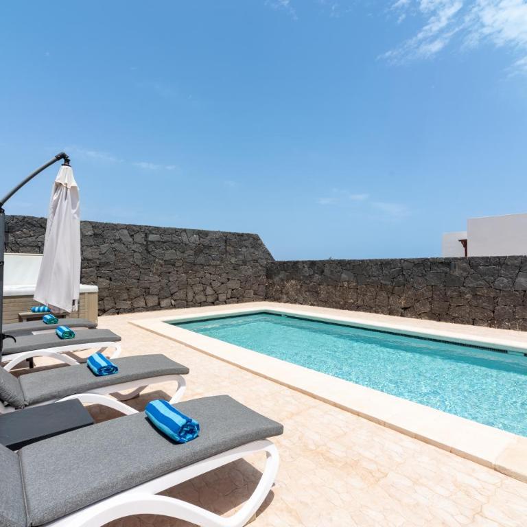 Villa Poppy - Villa with Private Pool - 47