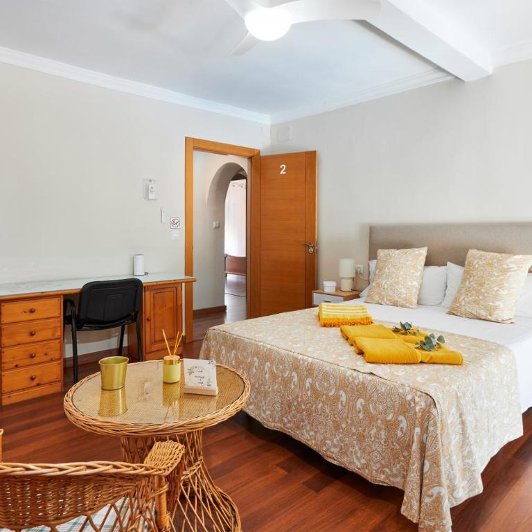 Hevres El Capricho - Five-Bedroom House - 7