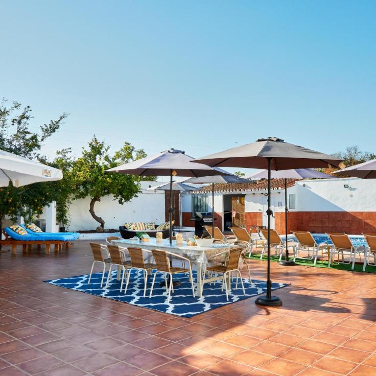 Hevres El Capricho - Five-Bedroom House - 18