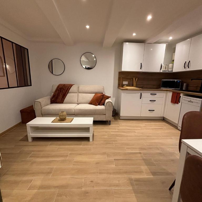 Charmant T2 refait à neuf en plein cœur de Fréjus - Apartment mit 1 Schlafzimmer - 1