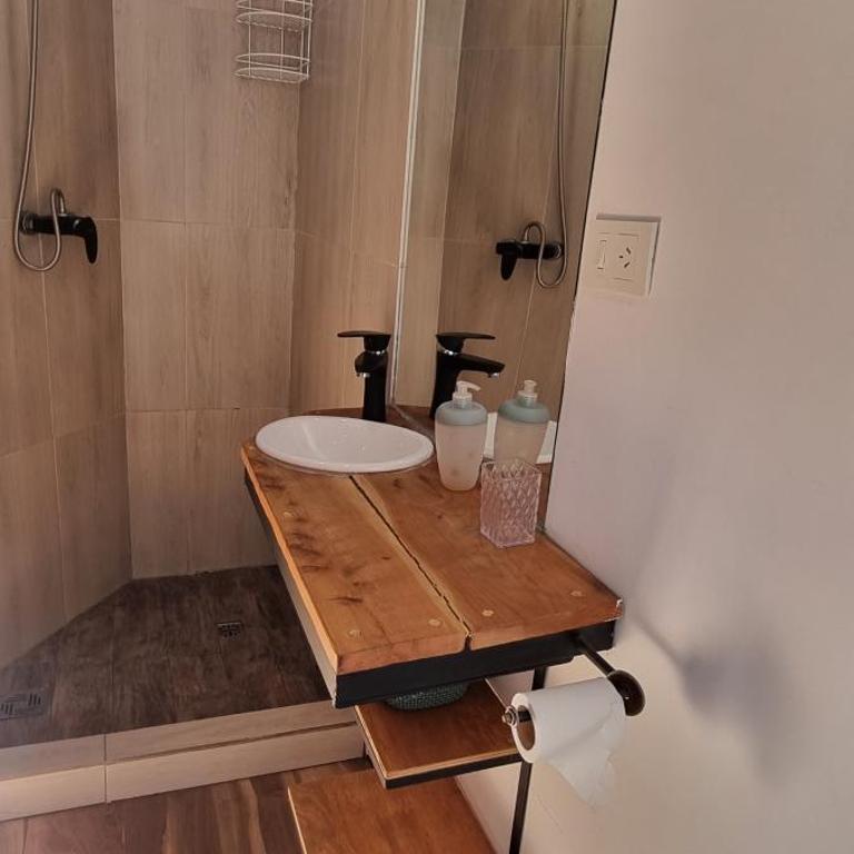 Cabaña Aires del Bosque, entre lagos y montañas - Casa con 1 dormitorio - 5