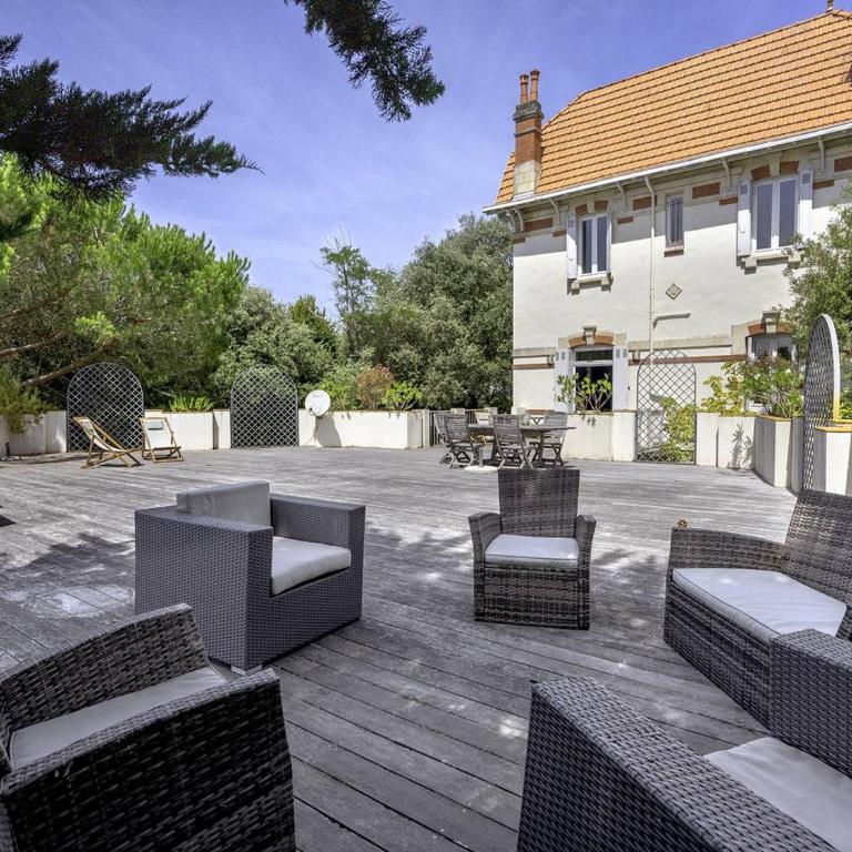 Villa Familiale près du Moulleau et Plage des Arbousiers avec Grand Jardin et Terrasse - FR-1-433-18 - Villa - 4