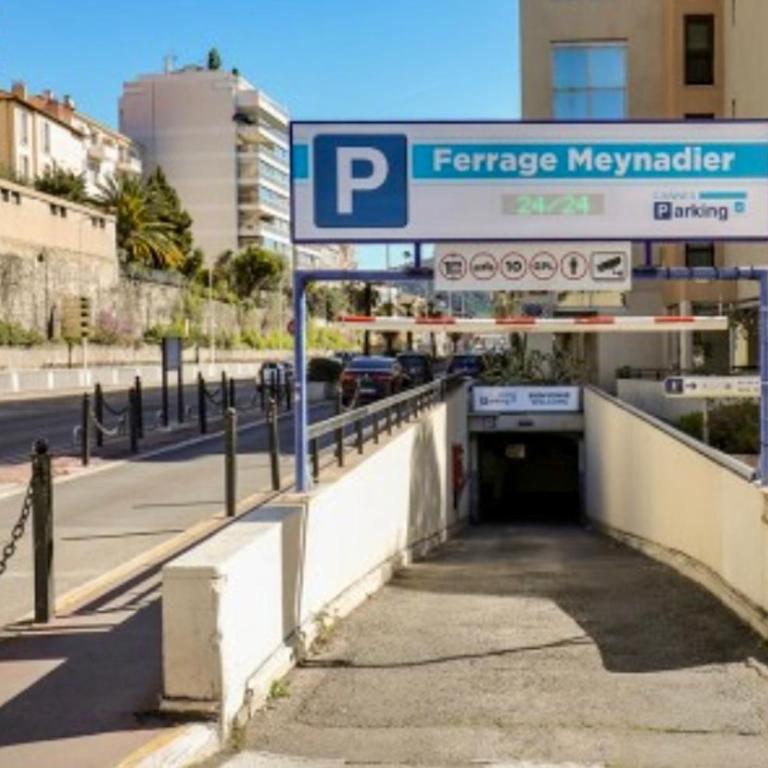 3 ROOMS - DOWNTOWN CANNES - 2 MIN FROM PALAIS Festivals - Apartment mit 2 Schlafzimmern - 32