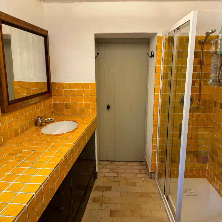 Ermitage Saint Quinis - Le Levant, lodge eco ondes en pierre - Appartement 2 Chambres - 9