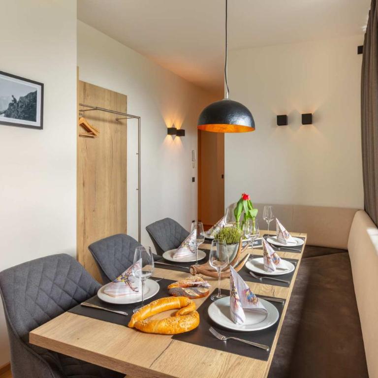 Emma Deluxe Aparthotel, Aircondition, ganzjährig beheizter Außenpool & Skibus direkt vor der Tür - Apartment mit 2 Schlafzimmern (6 Erwachsene) - 8