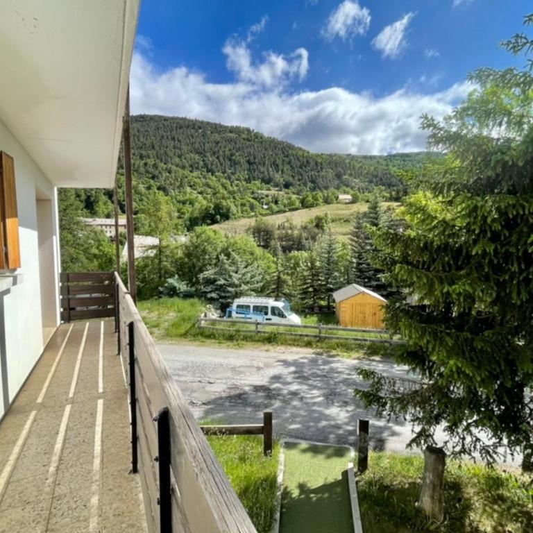 75m With Balcony Near The Slopes! - Appartement - 8
