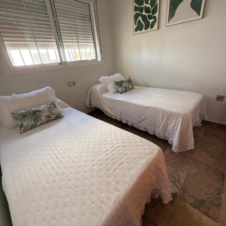 Vacaciones en el Marr - Three-Bedroom Standard Apartment - 1