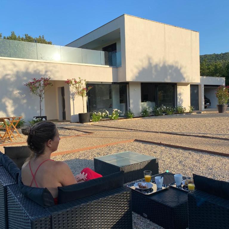 La Villa Blanche - Villa - 17