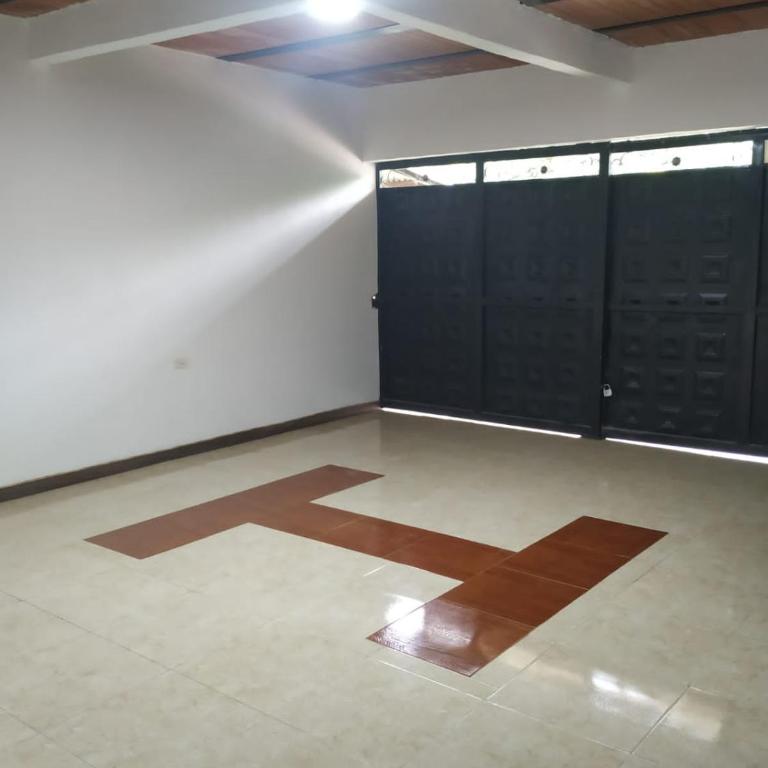 Agradable casa con parqueadero, en Rivera Huila. - Two-Bedroom House - 50
