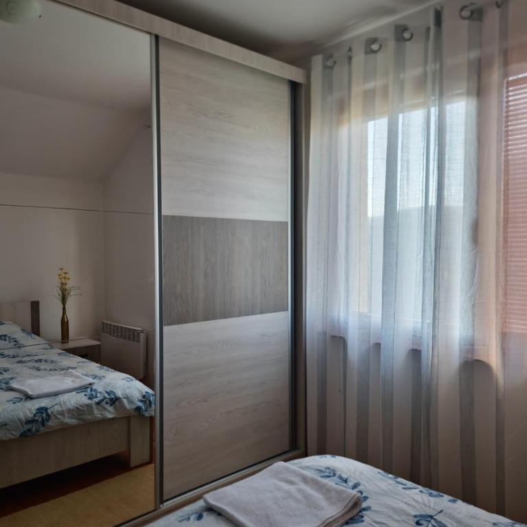 Ski Deki - Two-Bedroom Apartment - 10