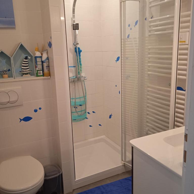 Maison de vacances - Four-Bedroom House - 6