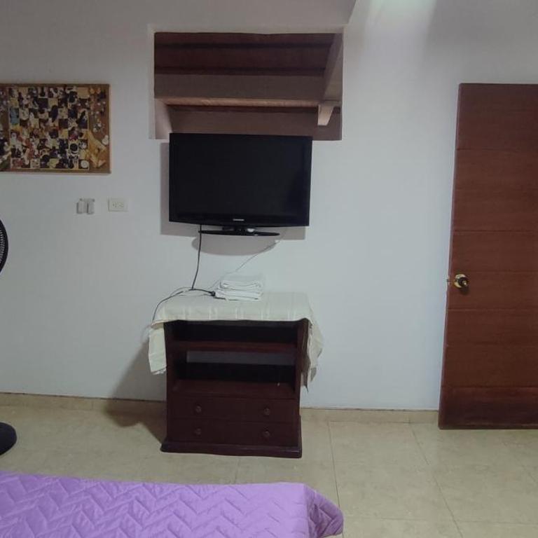 Agradable casa con parqueadero, en Rivera Huila. - Two-Bedroom House - 52