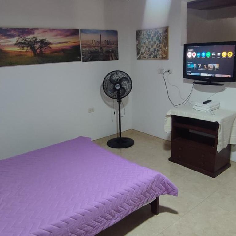 Agradable casa con parqueadero, en Rivera Huila. - Two-Bedroom House - 53