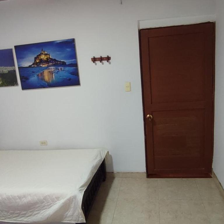 Agradable casa con parqueadero, en Rivera Huila. - Two-Bedroom House - 57
