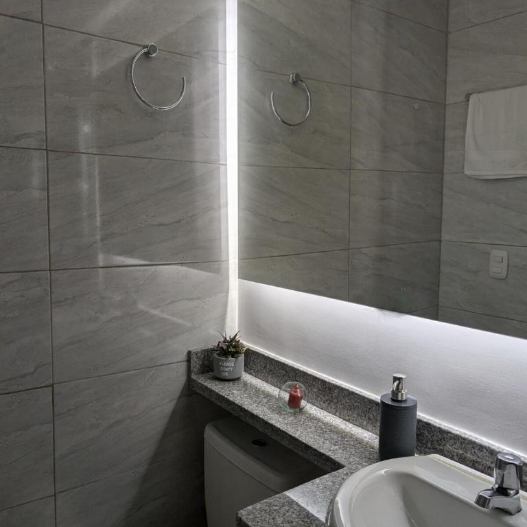 Apartamento con 3 habitaciones y Vista al Mar - Three-Bedroom Apartment - 26