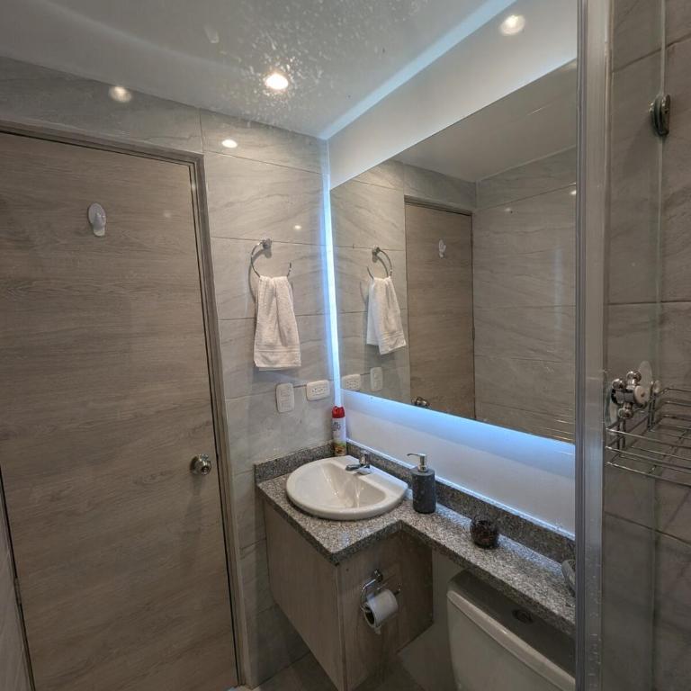 Apartamento con 3 habitaciones y Vista al Mar - Three-Bedroom Apartment - 20