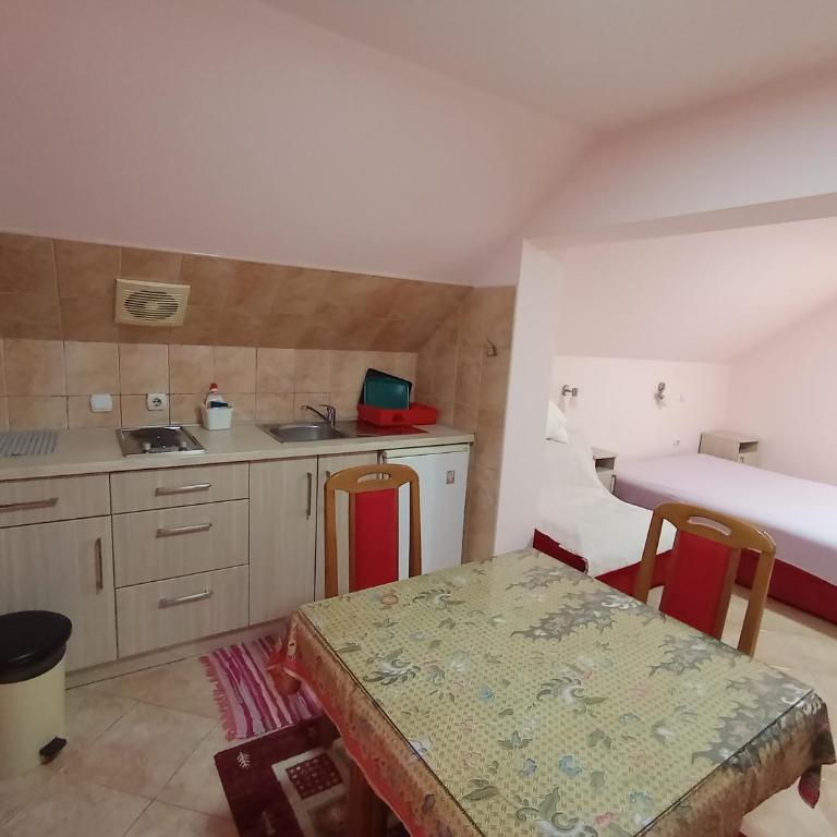 Smeštaj Golubica 4 - Apartment mit 1 Schlafzimmer - 4
