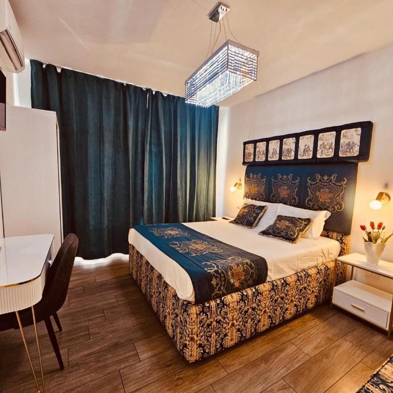 Royal Suites Venice - Triple Room with Balcony - 1
