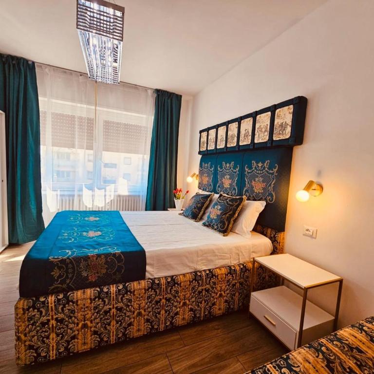 Royal Suites Venice - Triple Room with Balcony - 9