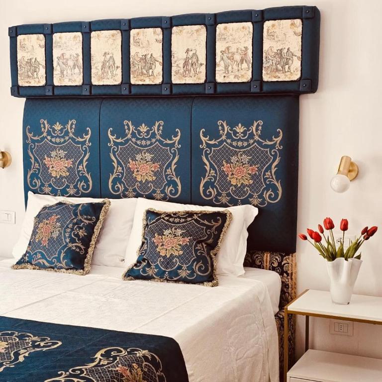 Royal Suites Venice - Triple Room with Balcony - 11