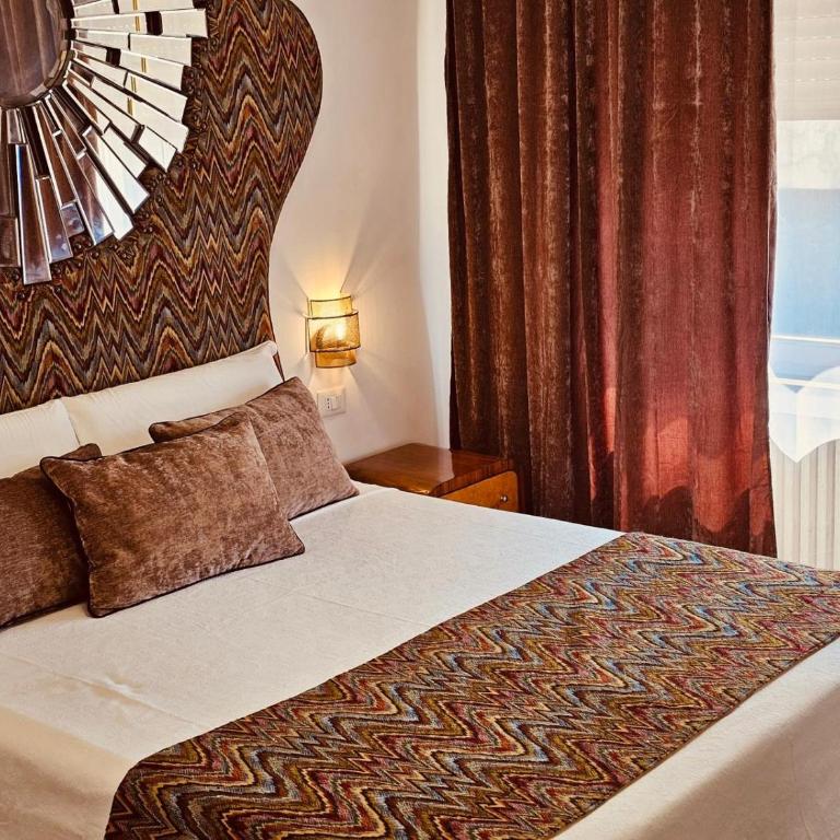 Royal Suites Venice - Triple Room with Balcony - 13