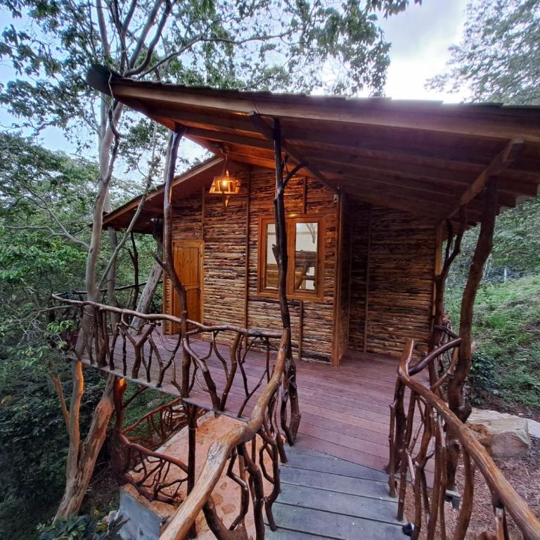 Ana Lucia-Casa del arbol - Habitación Doble con baño privado - 2 camas - 1