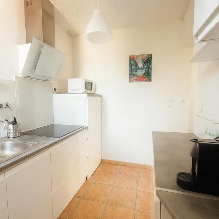 50m Plage - T2 Climatisés, Studio & Wifi - Appartement 1 Chambre - 2