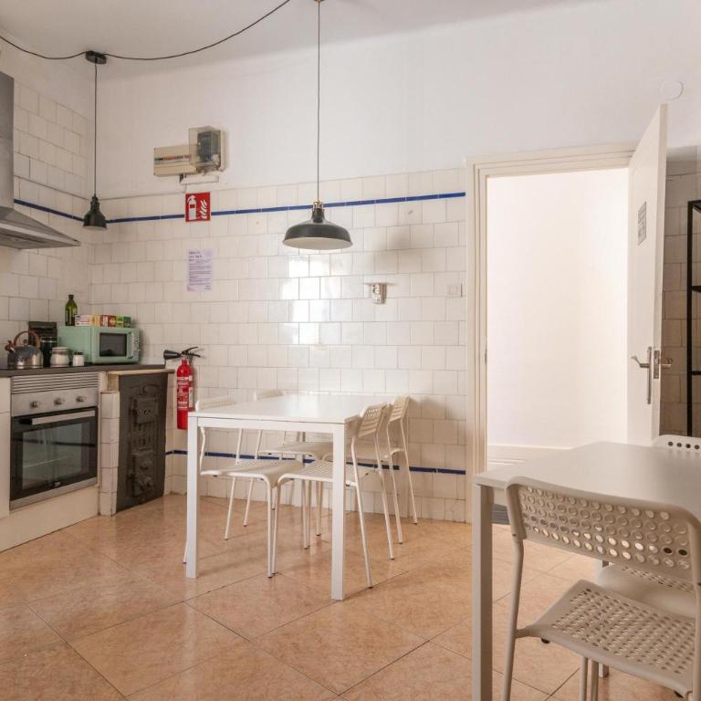 HT MIRIBILLA habitaciones turísticas con baños compartidos sin ascensor - Deluxe Room - 13