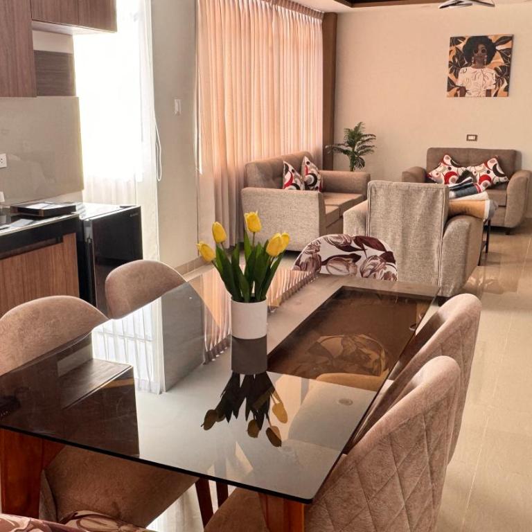 Apartamento VIP LEO - Three-Bedroom Apartment - 4