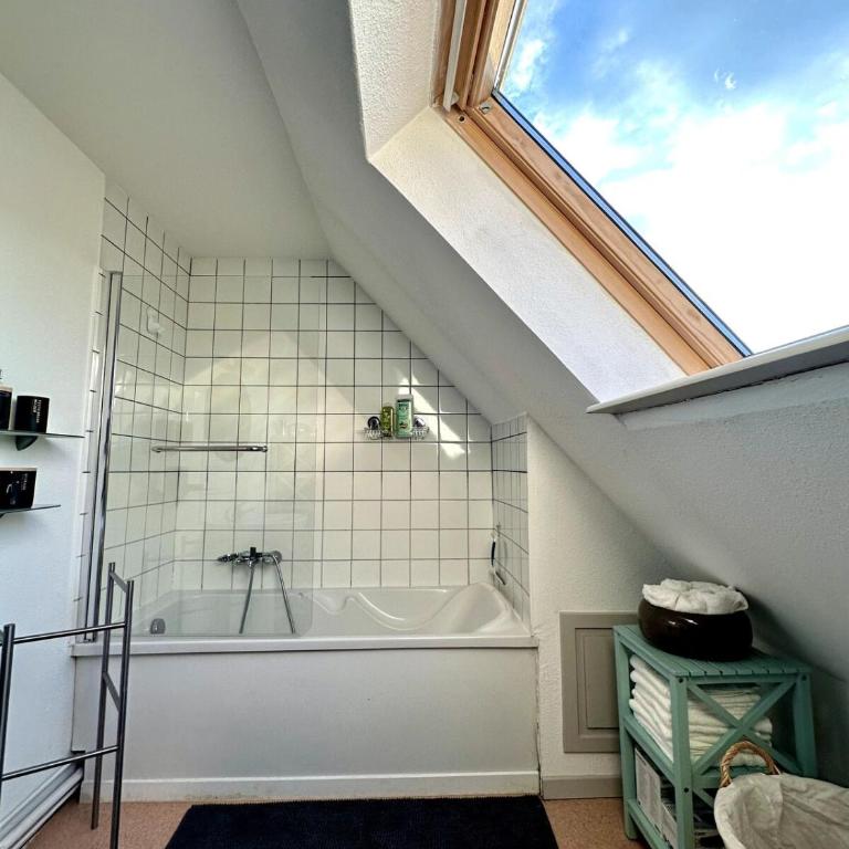 Loft vintage - spacieux 155 m2 - 4 chambres - Parking, Netflix, Wifi Fibre - Apartment - 43